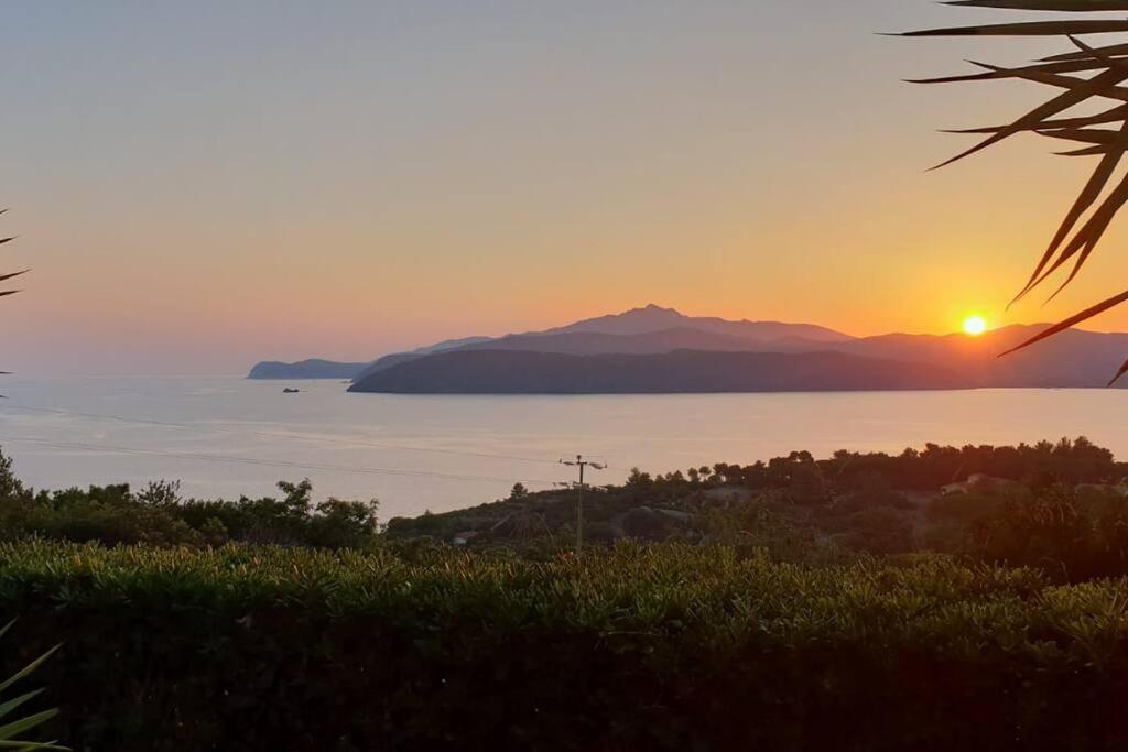 La Casa Dei Nonni - Services Included - Servizi Inclusi กาโปลิเวรี ภายนอก รูปภาพ